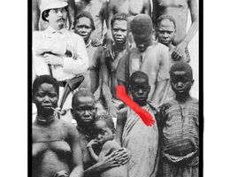 Eine digitale Collageaus historischen Fotografien der Kolonialzeit im Kongo kombiniert mit aktuelleren Fotografien. Ein rot gefärbert Arm als Symbol der Kolonialverbrechen ist zu sehen.