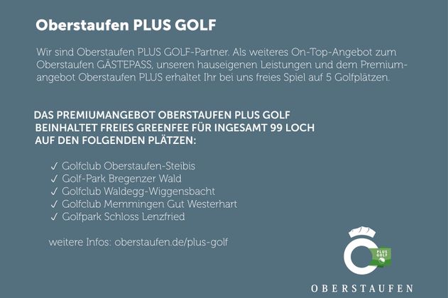 Ein Informationsblatt über das Oberstaufen PLUS GOLF-Angebot. Es beschreibt Vorteile wie freien Zugang zu mehreren Golfplätzen in der Region.