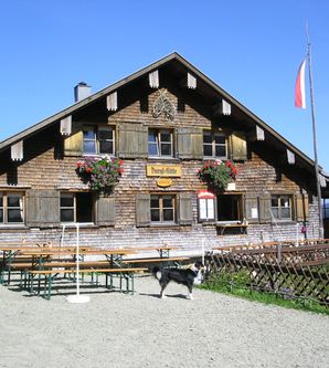 Blick zur Burgl Hütte