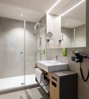 Doppelzimmer (Badezimmer)